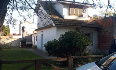 Casa en venta - 3 Dormitorios 1 Baño - Cocheras - Monoambiente - 200Mts2 - Santa Clara del Mar