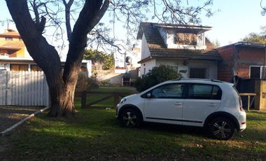 Casa en venta - 3 Dormitorios 1 Baño - Cocheras - Monoambiente - 200Mts2 - Santa Clara del Mar