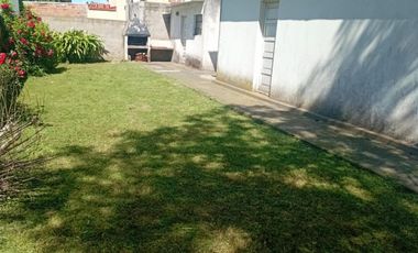 Casa en venta - 3 Dormitorios 1 Baño - Cocheras - Monoambiente - 200Mts2 - Santa Clara del Mar