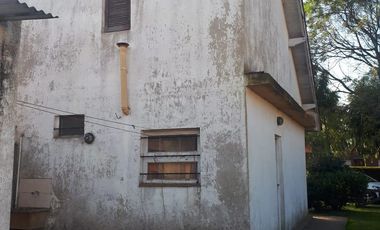 Casa en venta - 3 Dormitorios 1 Baño - Cocheras - Monoambiente - 200Mts2 - Santa Clara del Mar