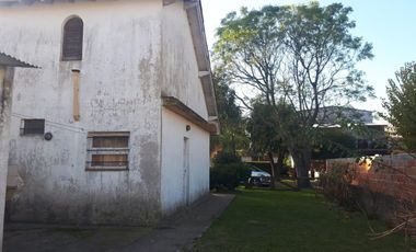 Casa en venta - 3 Dormitorios 1 Baño - Cocheras - Monoambiente - 200Mts2 - Santa Clara del Mar