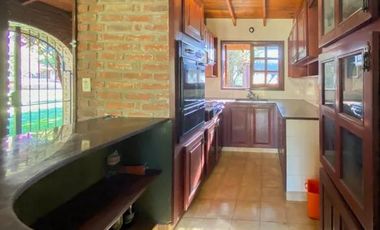 Casa en venta - 2 Dormitorios 2 Baños - 1.332 Mts2 - Arturo Seguí