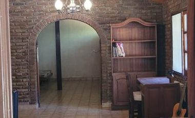 Casa en venta - 2 Dormitorios 2 Baños - 1.332 Mts2 - Arturo Seguí