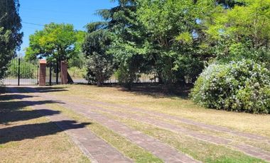 Casa en venta - 2 Dormitorios 2 Baños - 1.332 Mts2 - Arturo Seguí