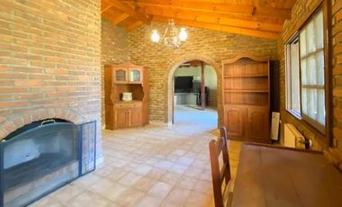 Casa en venta - 2 Dormitorios 2 Baños - 1.332 Mts2 - Arturo Seguí