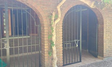 Casa en venta - 2 Dormitorios 2 Baños - 1.332 Mts2 - Arturo Seguí