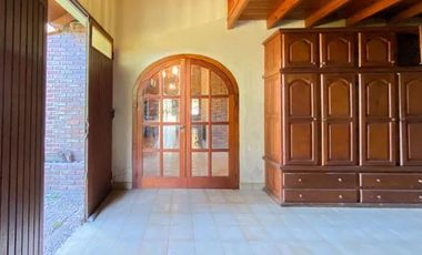 Casa en venta - 2 Dormitorios 2 Baños - 1.332 Mts2 - Arturo Seguí