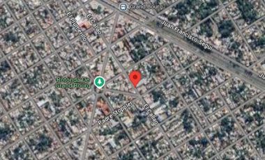 Casa en venta - 3 Dormitorios 1 Baño - Cochera - 324Mts2 - Grand Bourg, Malvinas Argentinas