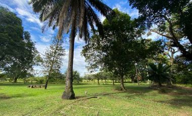 Vendo Lote de terreno , con casa de encargado ,y servicios Restrepo