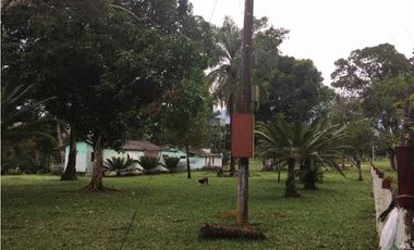 Vendo Lote de terreno , con casa de encargado ,y servicios Restrepo