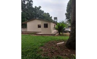 Vendo Lote de terreno , con casa de encargado ,y servicios Restrepo