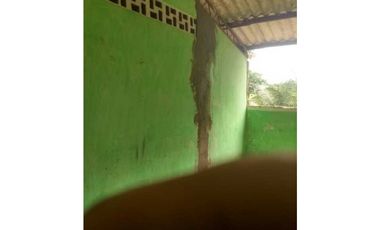 Vendo Lote de terreno , con casa de encargado ,y servicios Restrepo