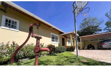 VENTA CASA EN UN LUGAR PRIVILEGIADO EN SAN CARLOS, SAN JOSÉ JP