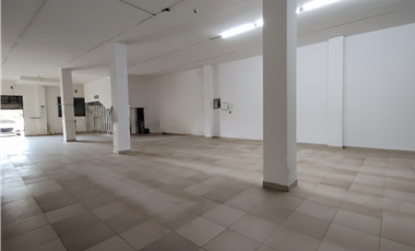 Local Comercial 630m2 en alquiler de dos plantas en La Chorrera (DR)