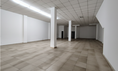 Local Comercial 630m2 en alquiler de dos plantas en La Chorrera (DR)