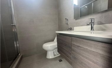 SE ALQUILA APARTAMENTO EN PARQ SQUARE, VIA ESPAÑA