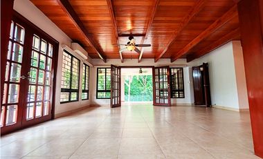 ANCON / CARDENAS VILLAGE / 410M / 5 HABITACIONES / LINEA BLANCA