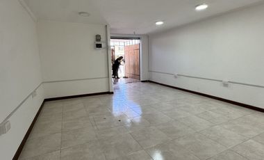 CASA – 4 Dormitorios · 2 Baños · Patio Interior