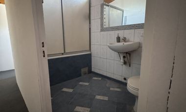 CASA – 4 Dormitorios · 2 Baños · Patio Interior