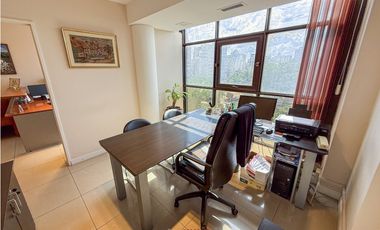 OFICINA A LA CALLE. CENTRO.