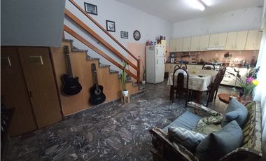 CASA CON LOCAL, ZINNY Y BELLA VISTA