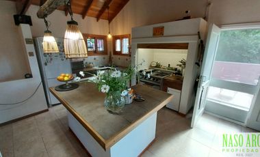 Importante propiedad en venta en Sierra de los Padres. Gas natural.