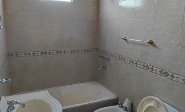 Alquiler Monte Grande Dúplex 2 dormitorios mas escritorio y cochera