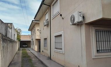 Alquiler Monte Grande Dúplex 2 dormitorios mas escritorio y cochera