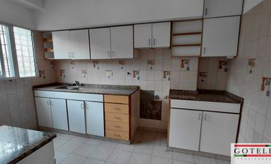 Alquiler Monte Grande Dúplex 2 dormitorios mas escritorio y cochera