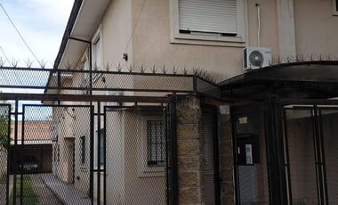 Alquiler Monte Grande Dúplex 2 dormitorios mas escritorio y cochera