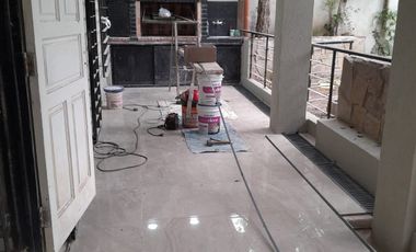 Casa en alquiler c/ cochera en Ramos Mejía