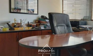 Oficina en Venta en Metro Manuel Montt / Estacionamiento