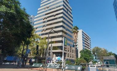 Oficina en Venta en Metro Manuel Montt / Estacionamiento