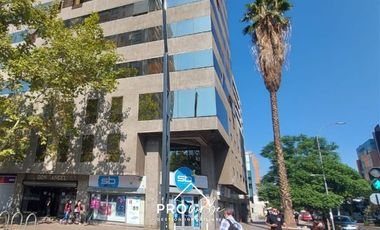 Oficina en Venta en Metro Manuel Montt / Estacionamiento