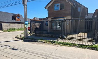 Casa de Dos Pisos, en Los Huertos de Linares
