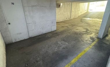 Estacionamiento en Arriendo en Arturo Prat 399