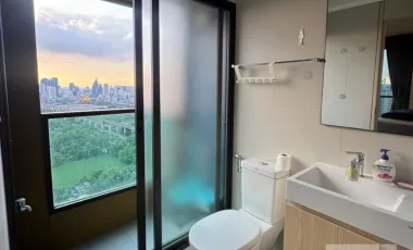 Corner Unit,Fully Furnished 2 BR Condominium @Lumpini Suite Phetchaburi (AA44996)