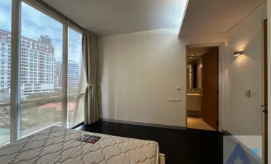 Condominium with a large balcony and unblocked city view at Domus 16 ( AA42761 )