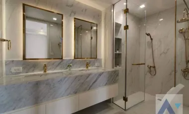 Penthouse Modern Luxury Penthouse in the Heart of the City