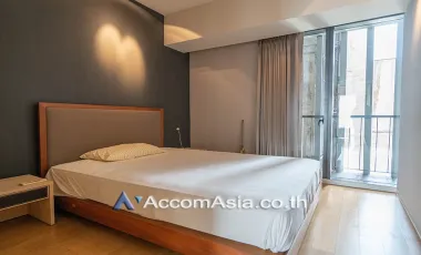 Panoramic-view condo with modern decor in Sathorn (AA29462)