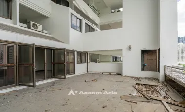 Spacious Balcony with City View  ( 1520765 )