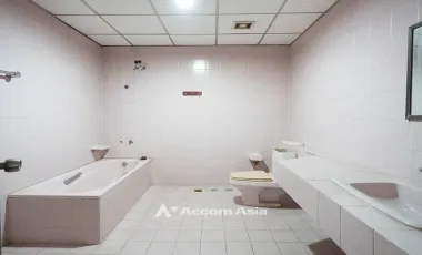 Spacious Balcony with City View  ( 1520765 )