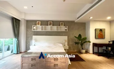 Penthouse 3 BR Condominium @Narathorn Place (13000612)