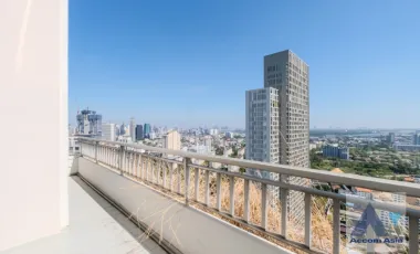 Duplex Condo Spacious duplex condominium at Sathorn Park Place