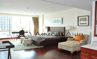 Pet friendly,Huge Terrace,Duplex Condo Spacious unit with private pool and dark wood tones at Le Raffine Sukhumvit 31 Condominium (1520402)