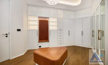 Super Luxury,Penthouse,Huge Terrace,Duplex Condo Thonglor Jungle paradise. Duplex Penthouse. Jacuzzi on Terrace.