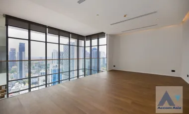 Super Luxury,Penthouse,Huge Terrace,Duplex Condo Thonglor Jungle paradise. Duplex Penthouse. Jacuzzi on Terrace.