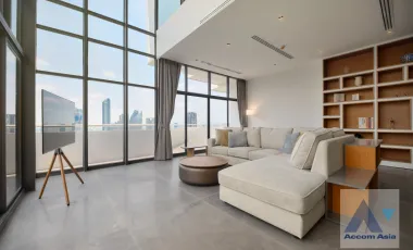Super Luxury,Penthouse,Huge Terrace,Duplex Condo Thonglor Jungle paradise. Duplex Penthouse. Jacuzzi on Terrace.