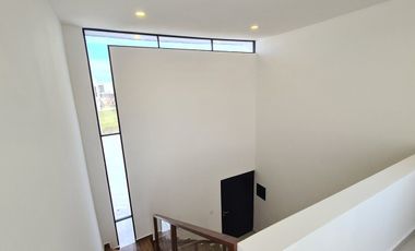 Casa en Venta Punto Lomas | Doble altura y alberca