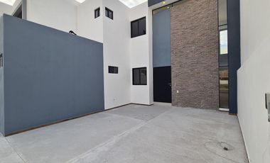 Casa en Venta Punto Lomas | Doble altura y alberca